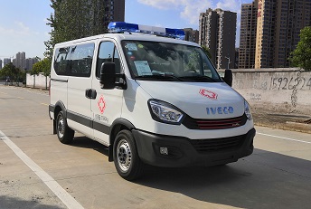 程力威牌CLW5040XJHCD5型救護(hù)車(chē)